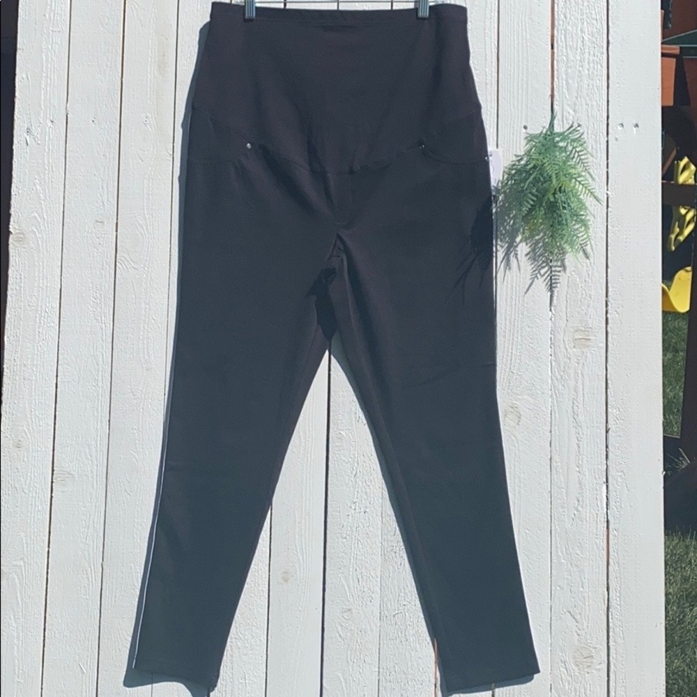 Women's Maternity Jeggings - Picture 3 of 16